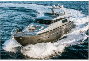 Luxury Yacht Sanlorenzo